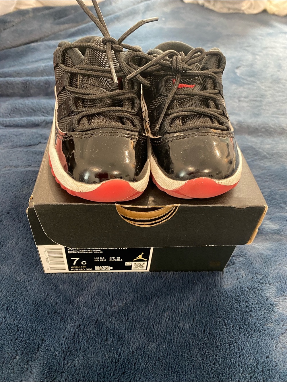 Jordan Toddler Black and Red Patent Low-Top Sneakers